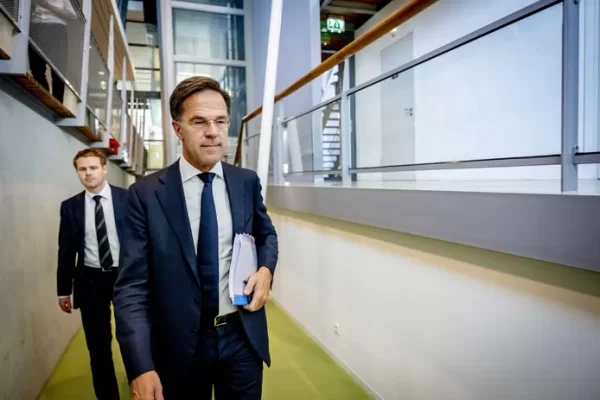 Mark Rutte moest zich verantwoorden voor het fraudebeleid in zijn jaren als staatssecretaris van Sociale Zaken. © ANP